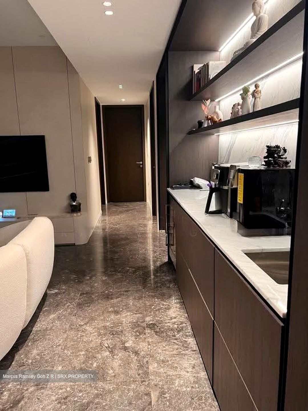 Avenue South Residence (D3), Apartment #636300171